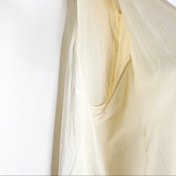 BCBGeneration Cream Collared Button Down Tank Blouse Size Large - Picture 5 of 6